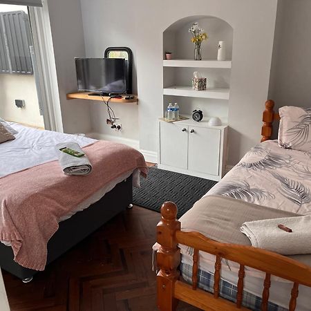 לונדון Home From Home Cosy B&B מראה חיצוני תמונה